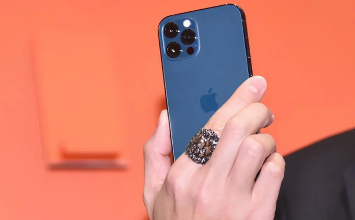 边坝苹果手机维修分享iPhone12系列重启方法教程 